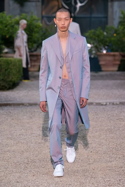 Look 1